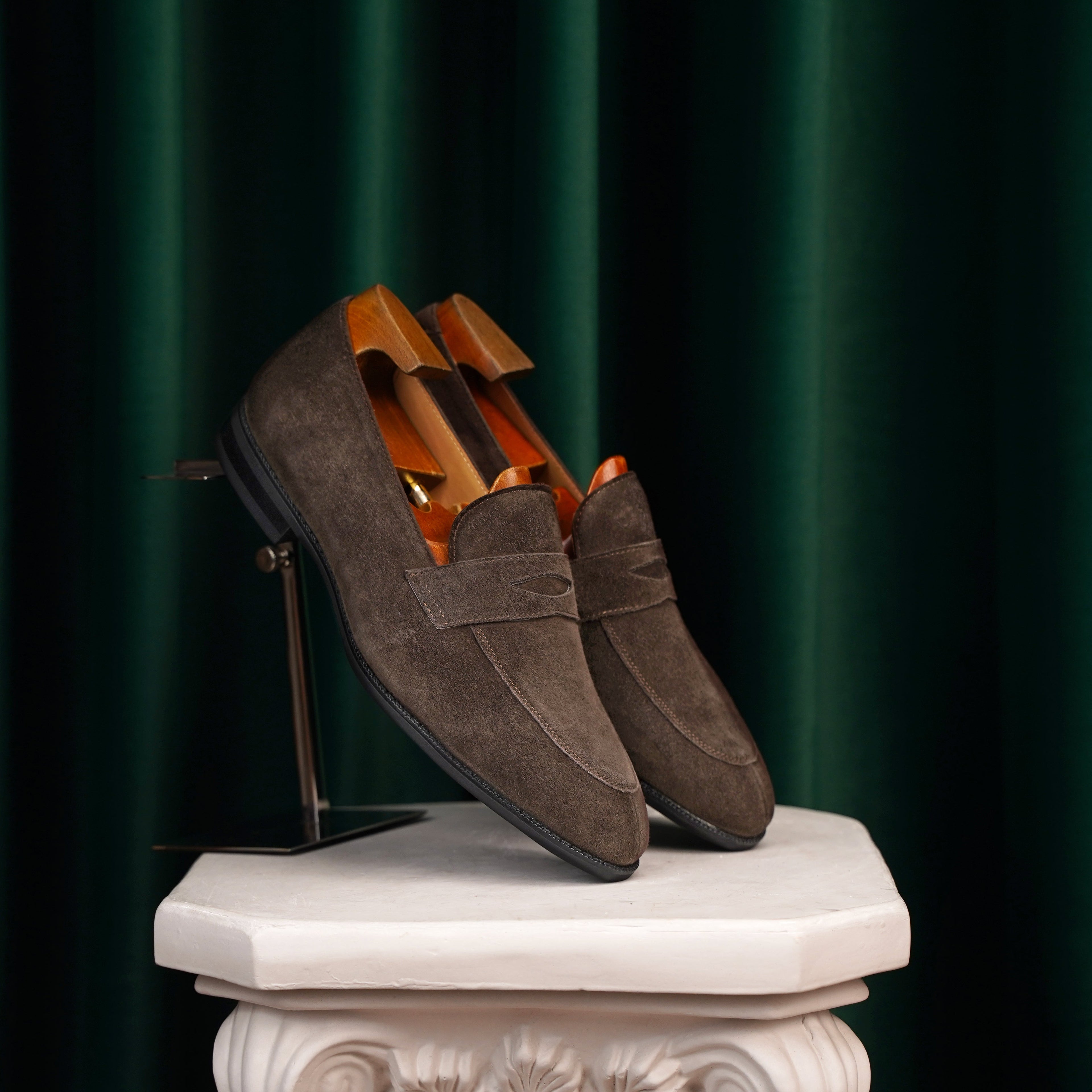 Vescano Taormina — Taupe Suede Loafer